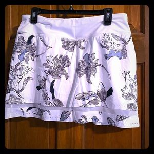 ATHLETA skort: White with navy accent